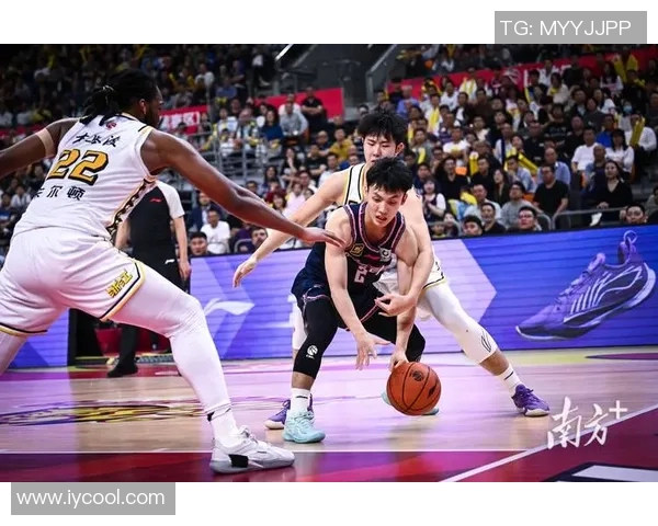 北京首钢主场力克广东宏远，登顶CBA积分榜，豪取四连胜！