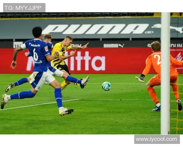 沙尔克04陷入泥淖,德甲降级区再次遥不可及 沙尔克04陷入泥淖,德甲降级区再次遥不可及