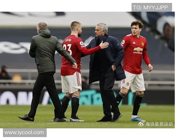 滕哈赫下课！曼联宣布与队史传奇分道扬镳